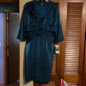 Beautiful Adrianna Papell deep teal iridescent dress with 3/5 sleeve jacket.